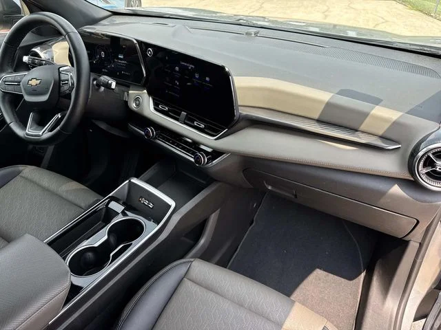 Used 2025 Gray Chevrolet LT image 25