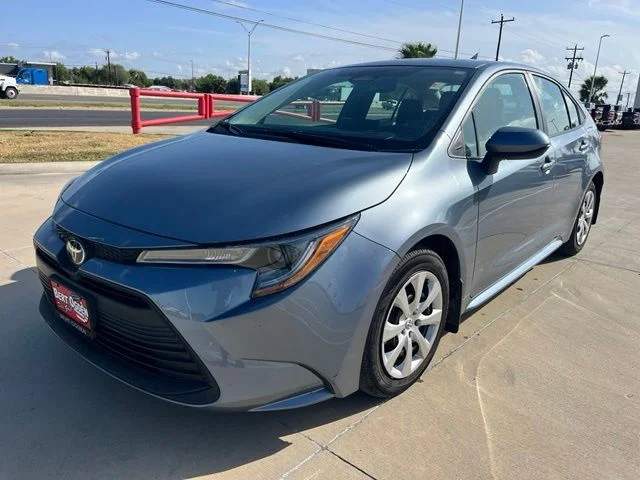 Used 2026  Toyota LE image 3