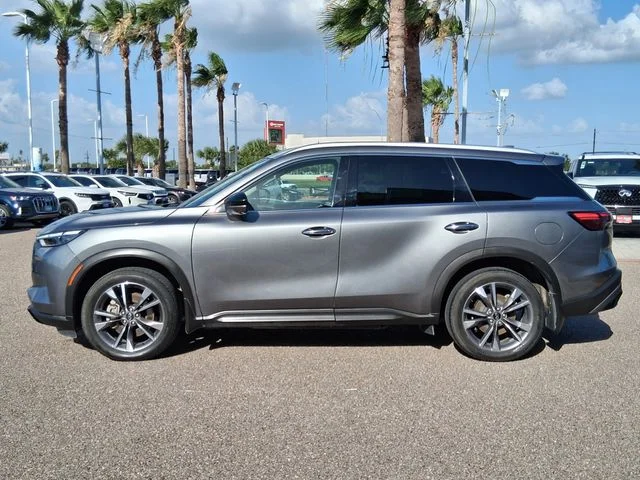 Used 2024 Gray INFINITI LUXE image 3
