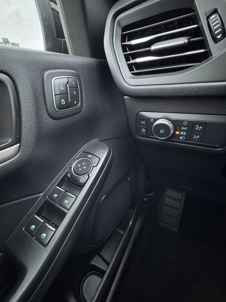 Used 2022 Black Metallic Ford SEL image 16
