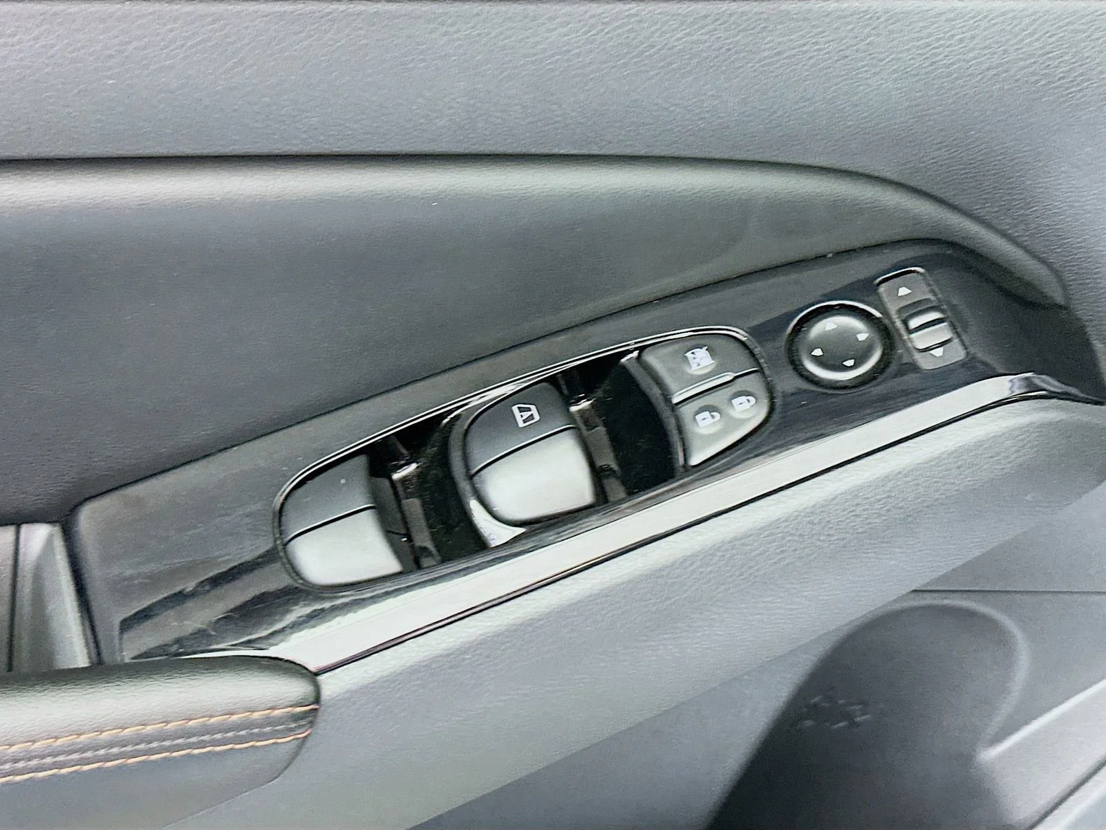 Used 2024 Gray Nissan 2.5 SR image 18