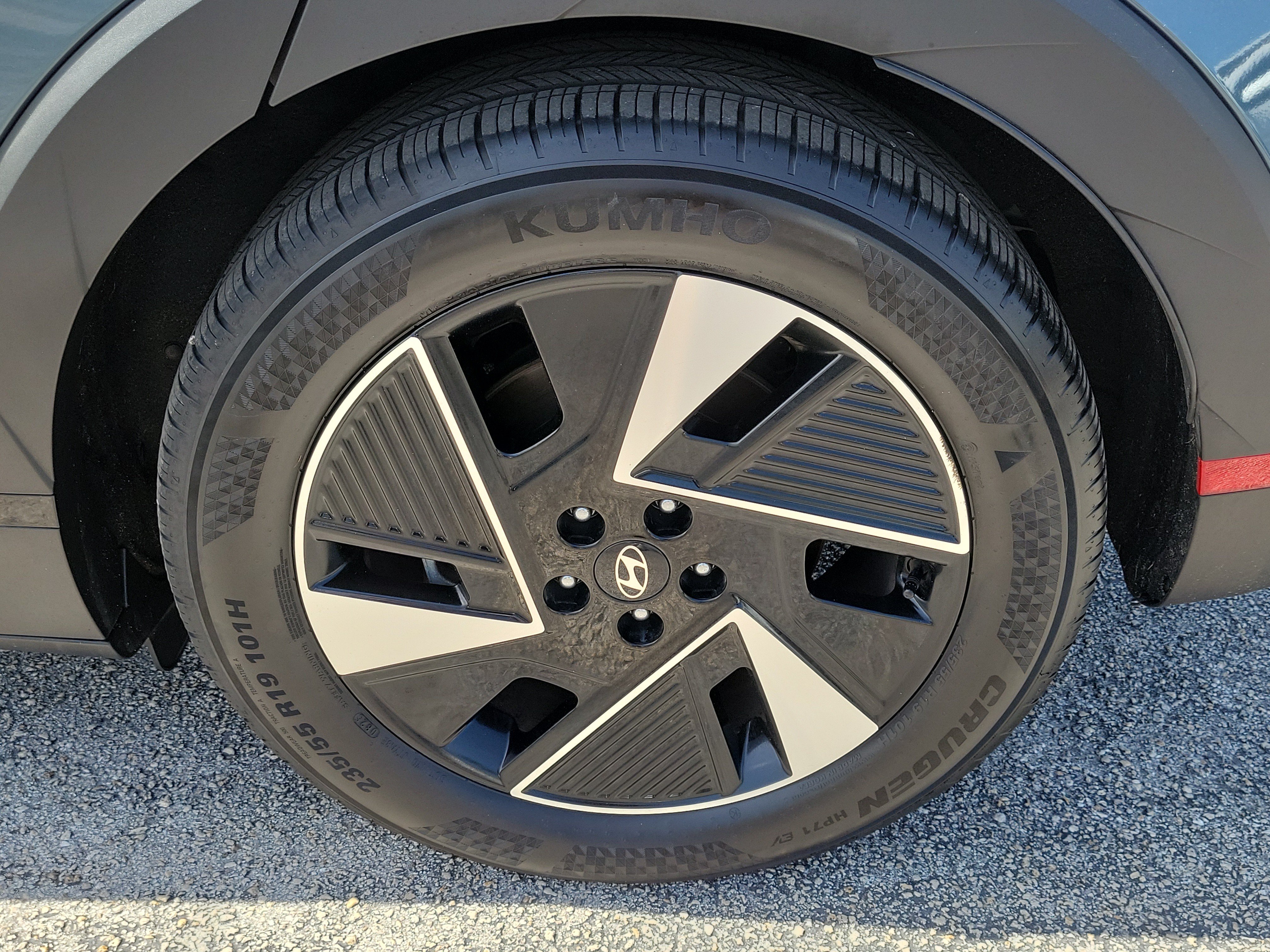 Used 2025 Teal Hyundai SE image 7