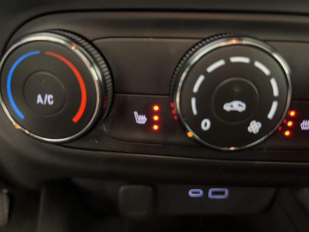 Used 2024 Crimson Chevrolet 1RS image 16
