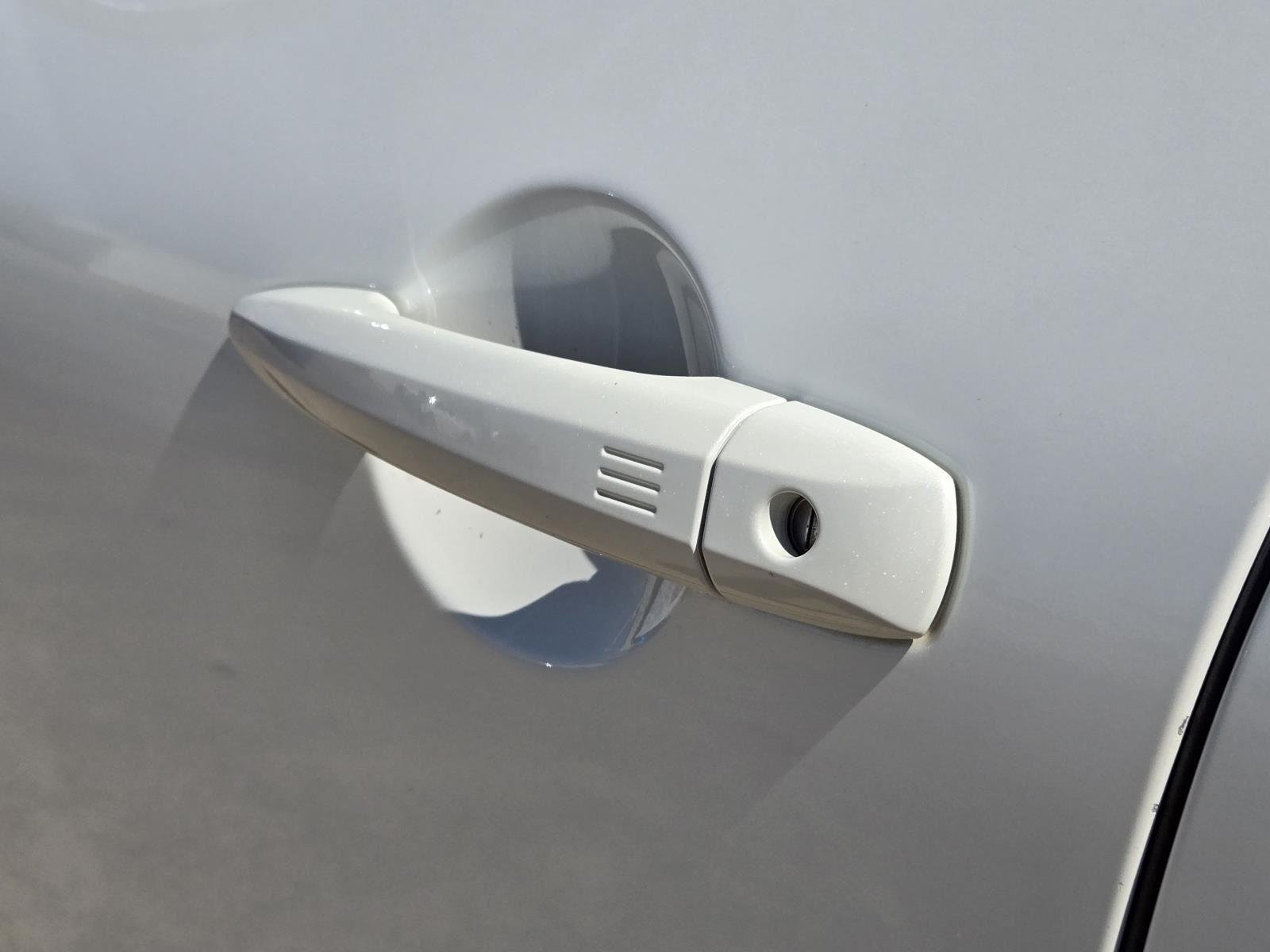 Used 2024 Pearl White Tricoat Nissan Platinum image 10