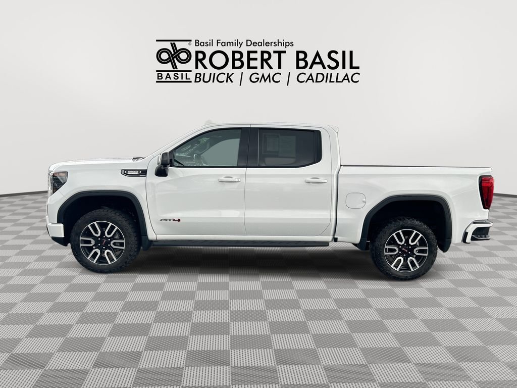 Used 2023 White GMC AT4 image 5