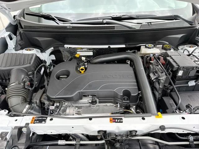 Used 2024 Summit White Chevrolet LT image 27