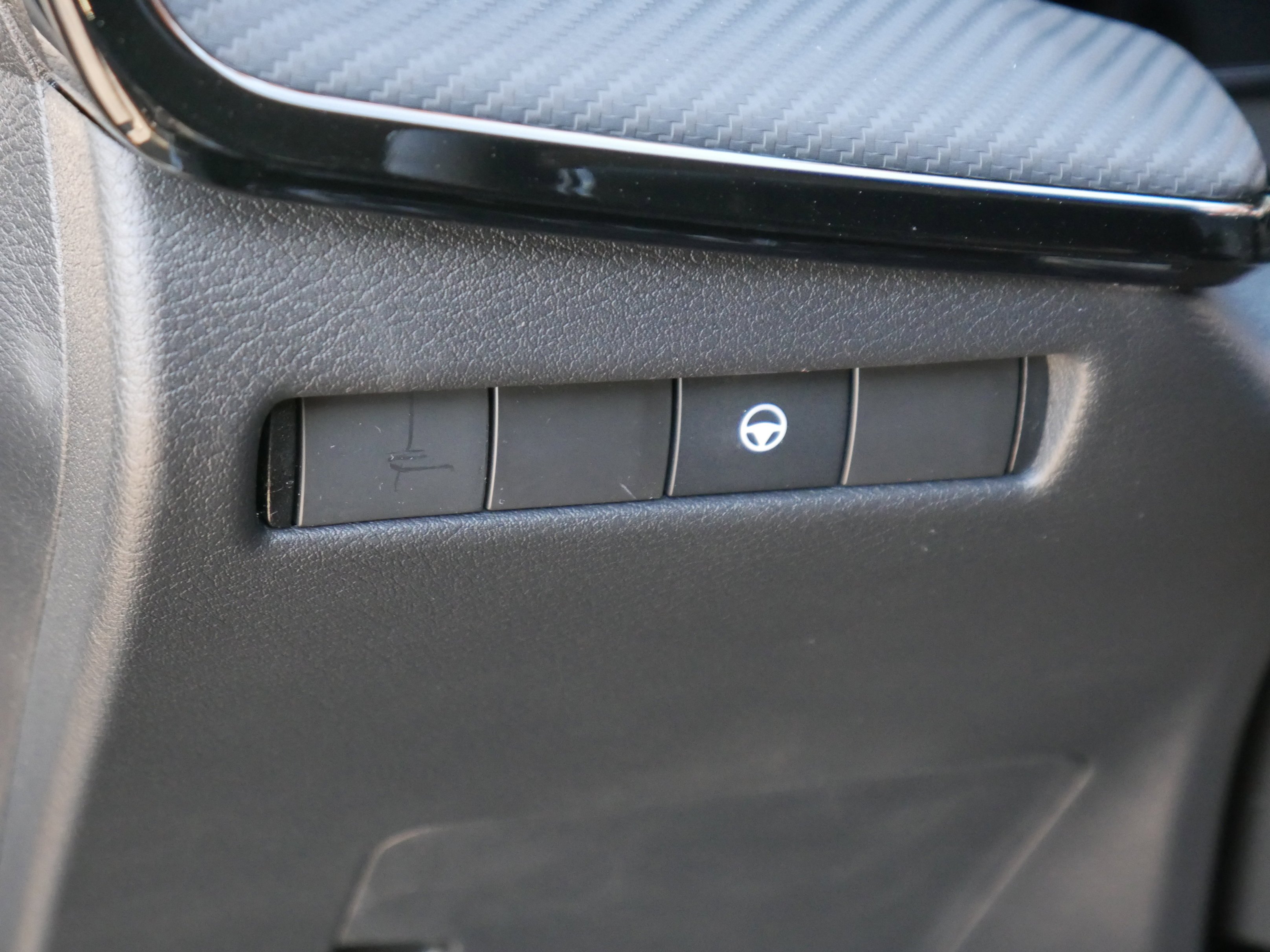 2026 Nissan KICKS SR AWD - Photo 5
