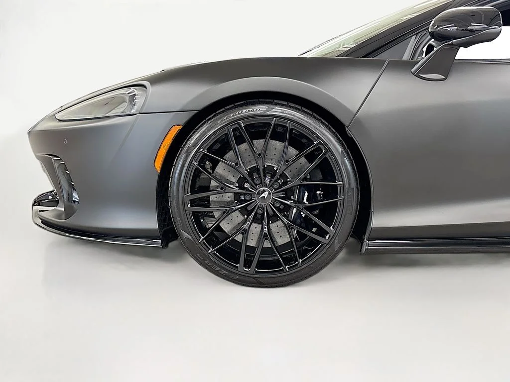 Used 2025 White McLaren TechLux image 31