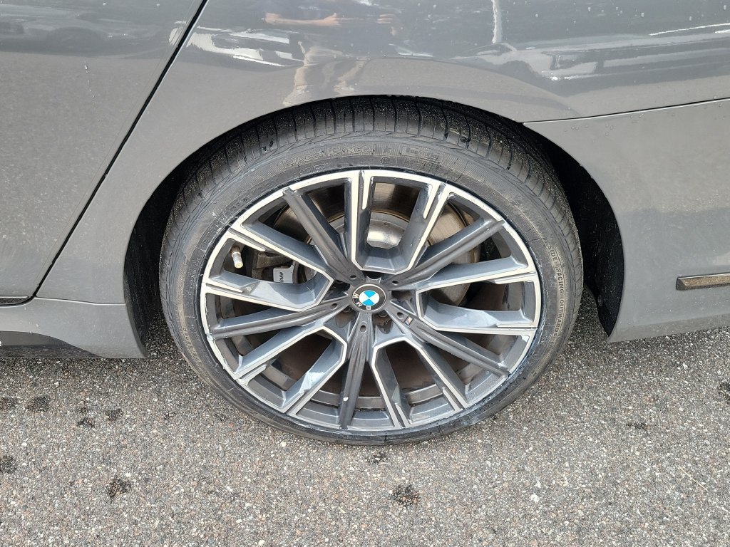 Used 2020 Bemina Gray Amber Effect BMW 750i xDrive image 39