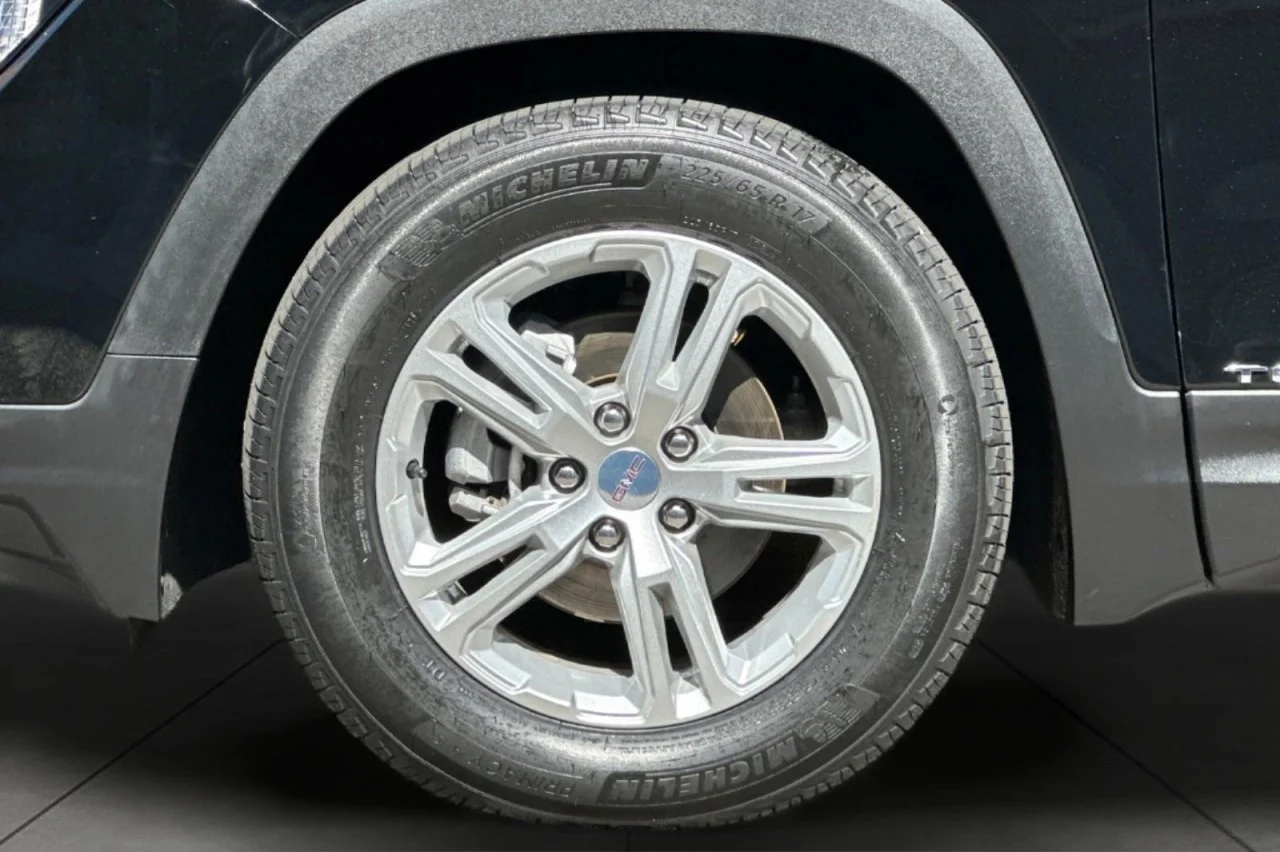 Used 2024 BLACK GMC SLE image 25