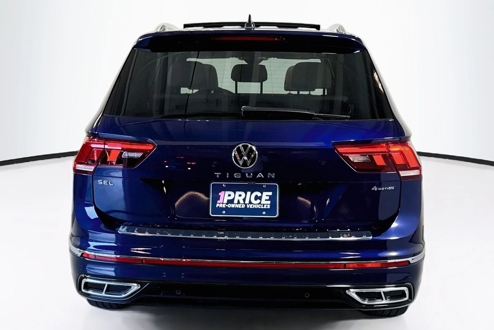 Used 2022 Atlantic Blue Metallic Volkswagen SEL R-Line image 6