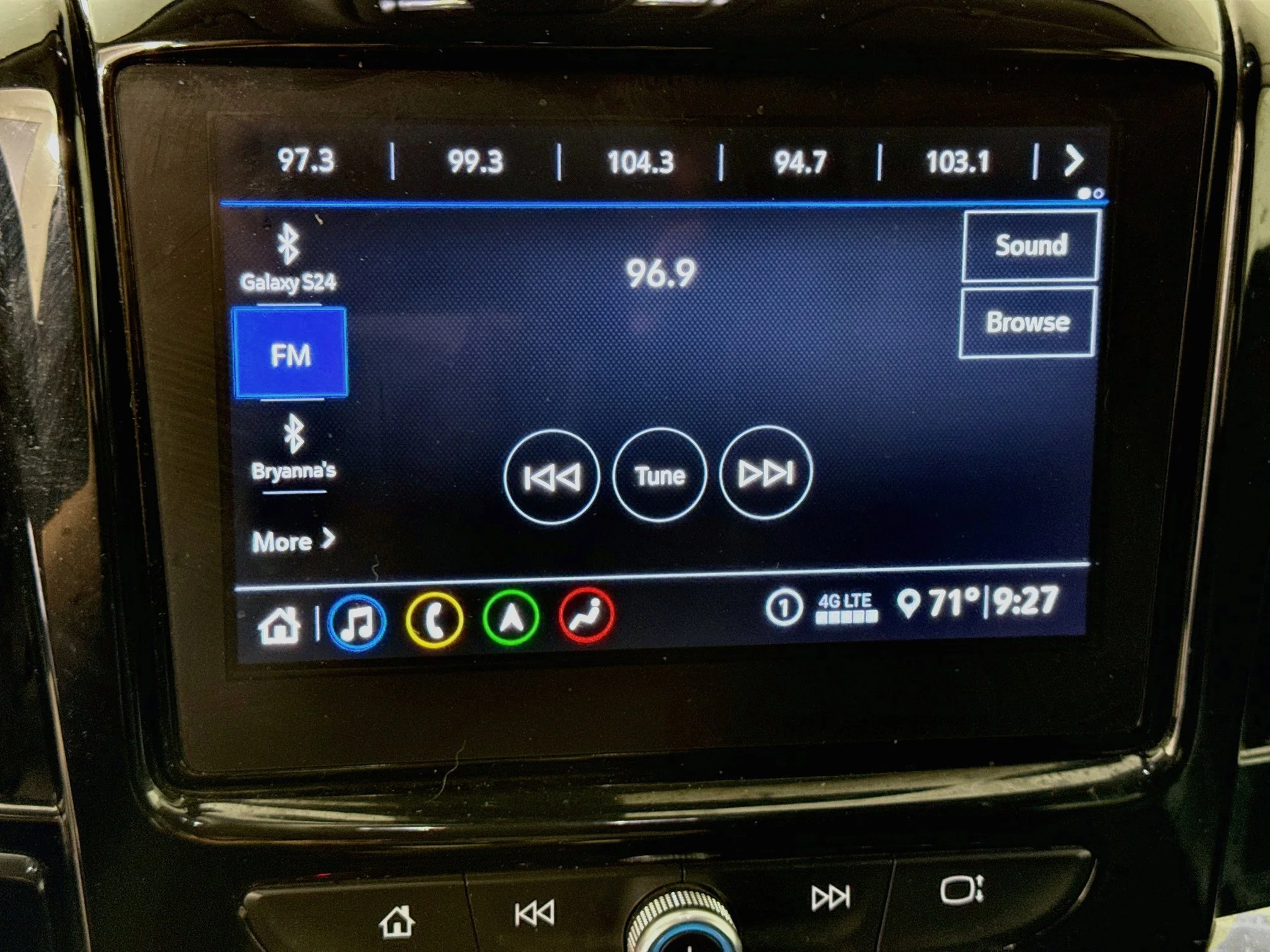 Used 2021 SILVER ICE METALLIC Chevrolet LT Leather image 17