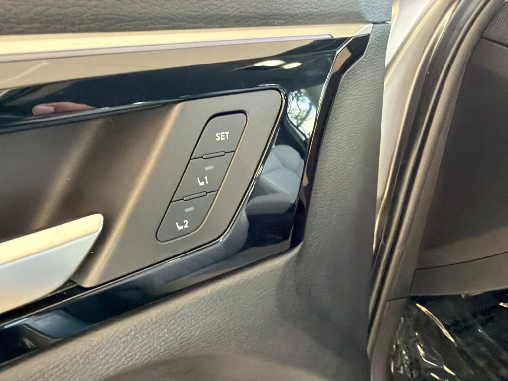Used 2022 Silver Mitsubishi SEL image 44