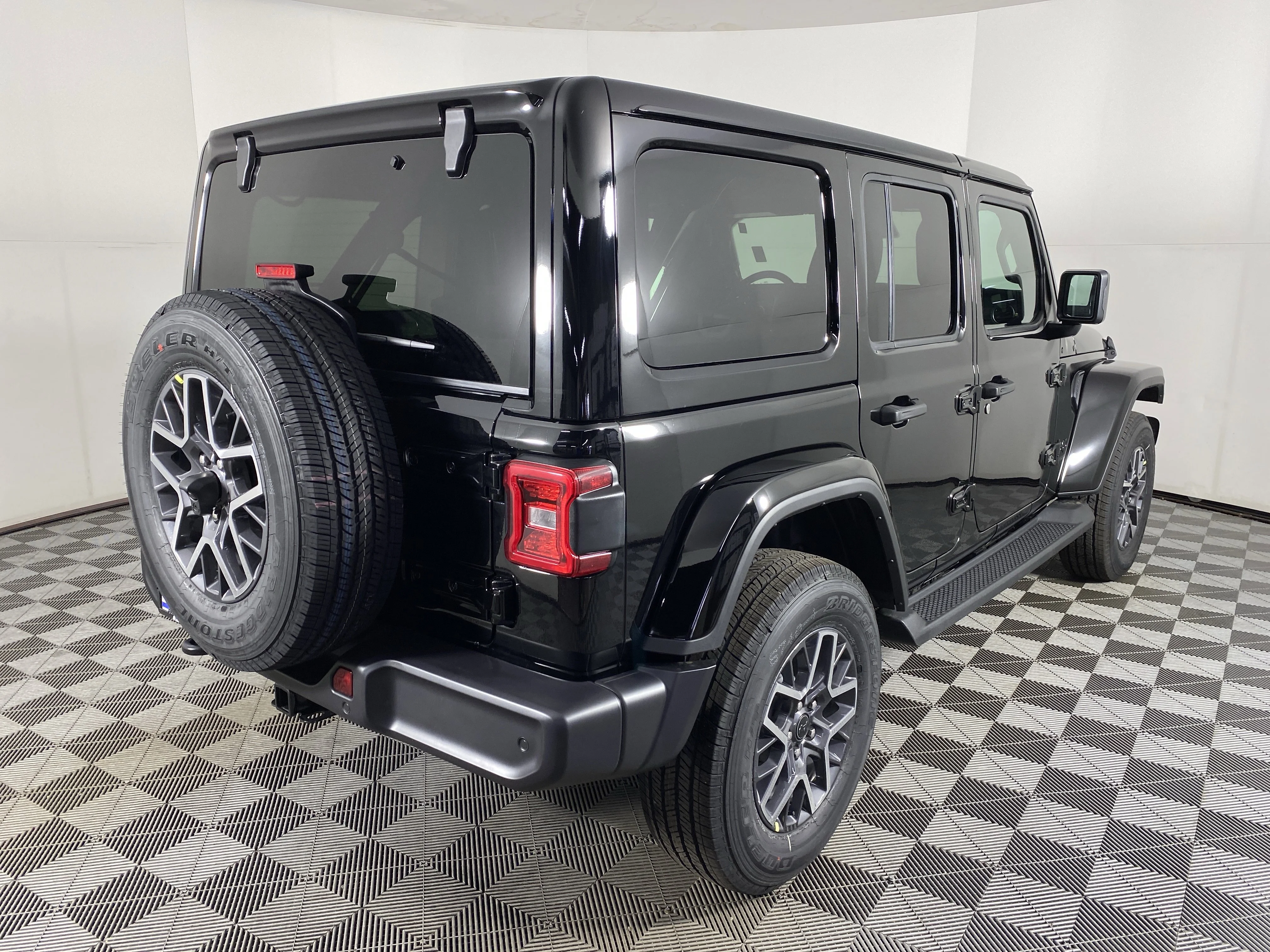 New 2026 Black Clear-Coat Exterior Paint Jeep Sahara image 7