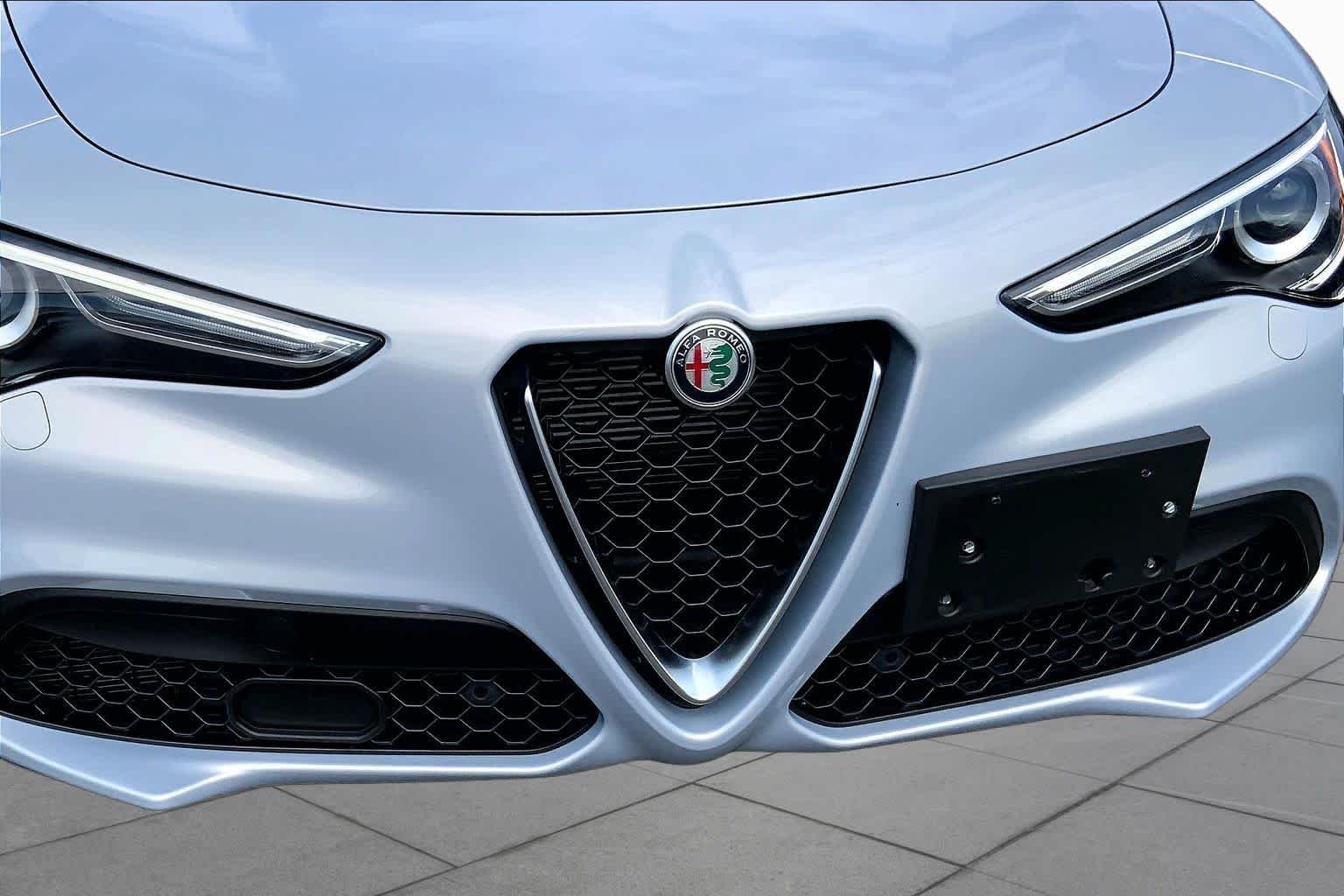 Used 2023 Moonlight Gray Metallic Alfa Romeo Ti image 32