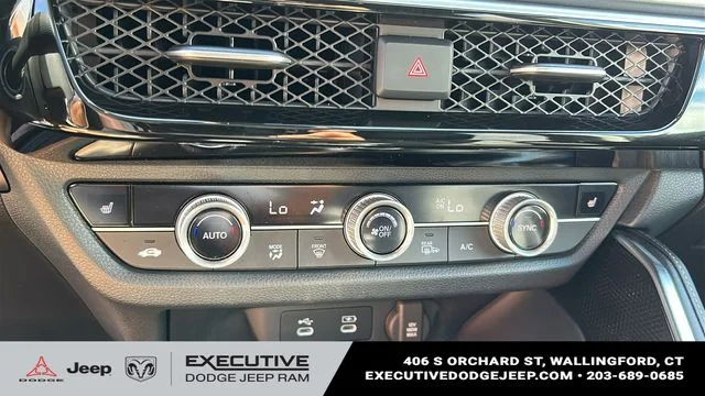 Used 2025  Acura Base image 18
