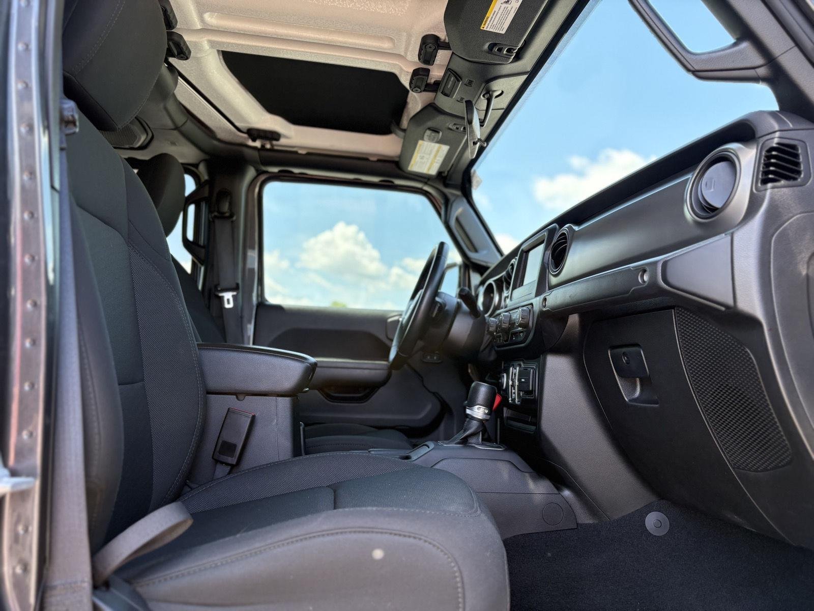 Used 2022 Granite Crystal Metallic Clearcoat Jeep Willys image 14