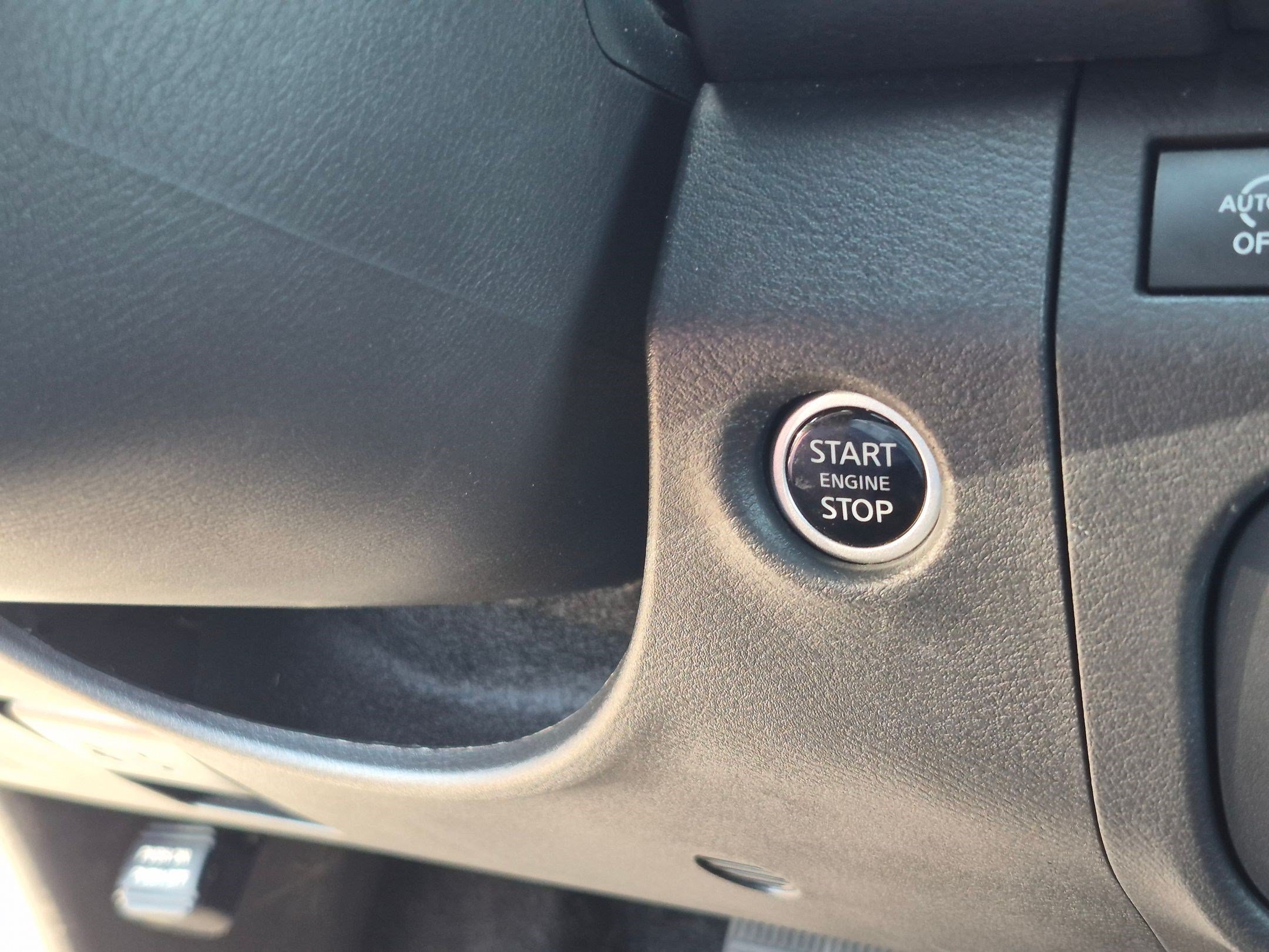 Used 2025 Glacier White Nissan PRO-4X image 20