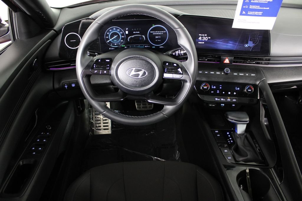 Certified Used 2025 Red Hyundai SEL Sport image 8