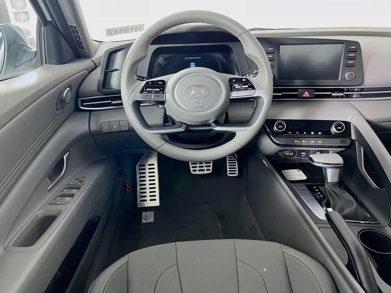 2026 Hyundai Elantra — photo 15