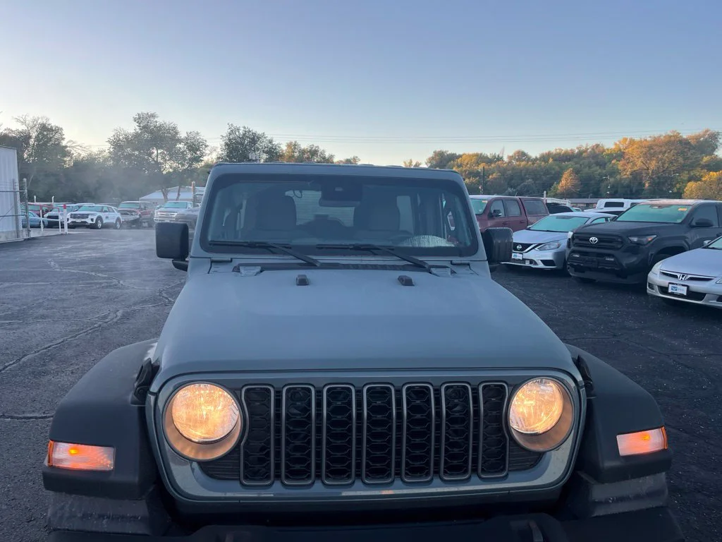 Used 2025 Anvil Clearcoat Jeep Sport S image 2