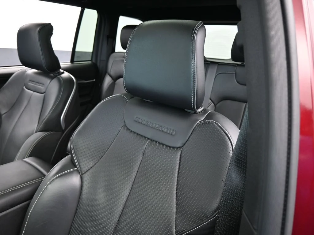 2023 Jeep Grand Cherokee Overland - Photo 17