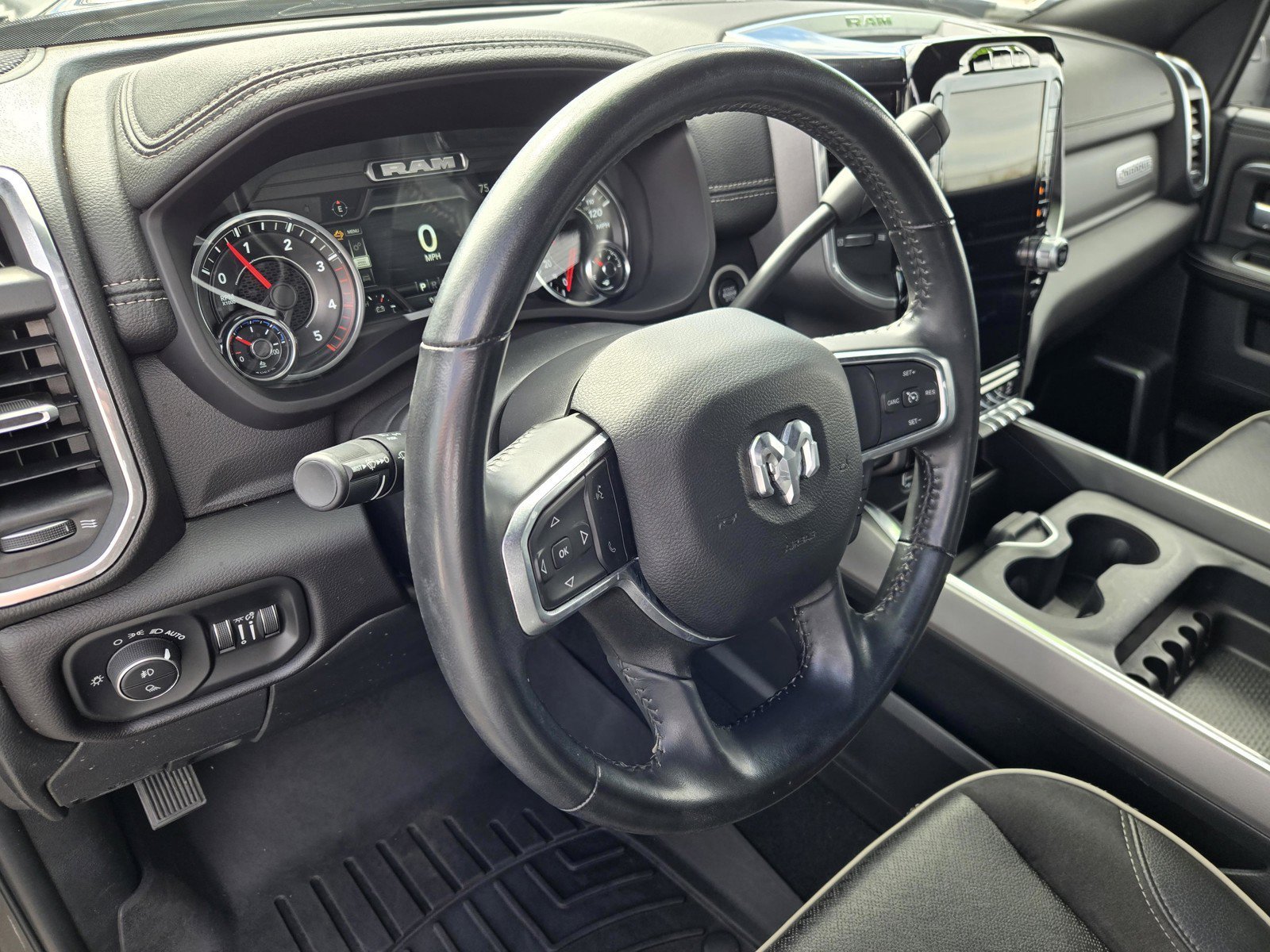 Used 2023 Diamond Black Crystal Pearlcoat Ram Laramie image 18
