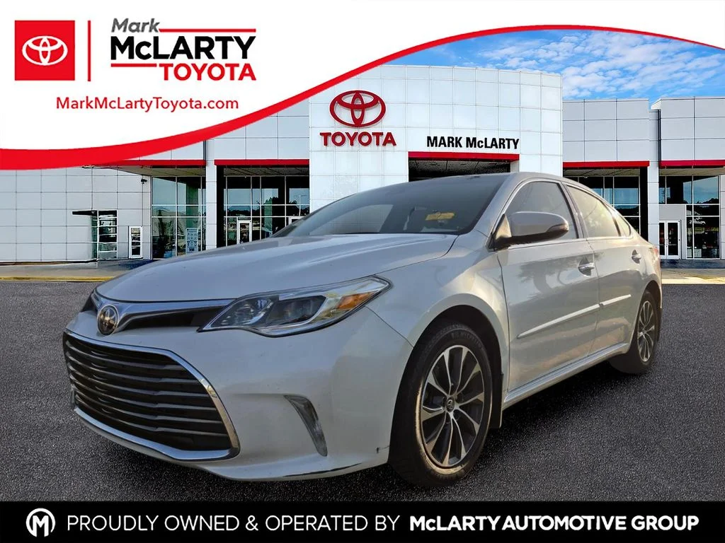 Used 2017 White Toyota XLE image 1