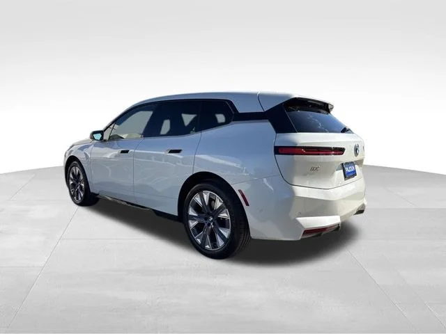 Used 2026 White BMW xDrive45 image 5
