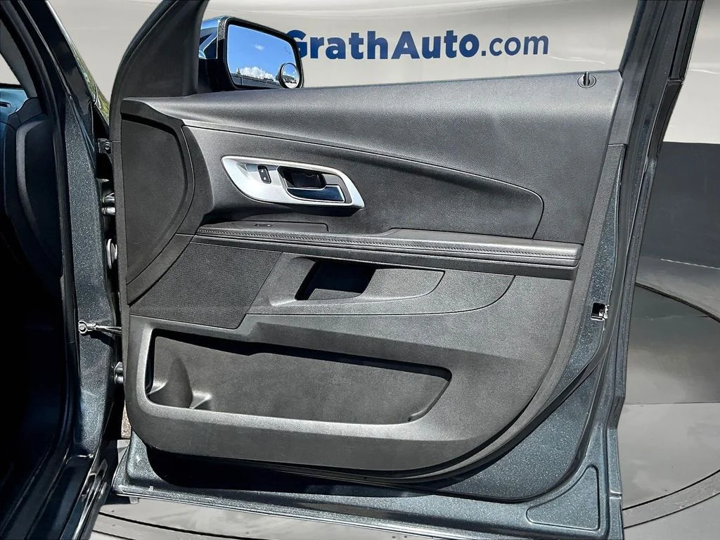 Used 2017 Gray Chevrolet Premier image 29