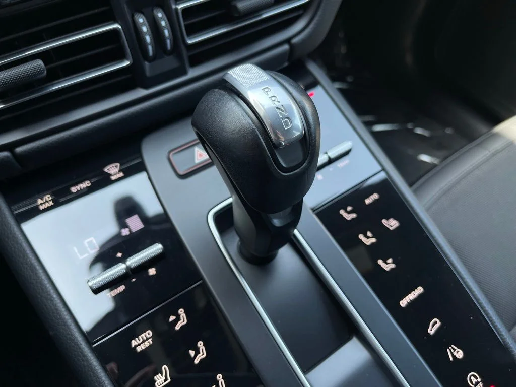 Used 2023 White Porsche Base image 20