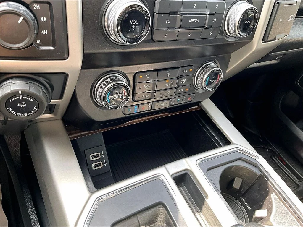 Used 2019 Gray Ford  image 33