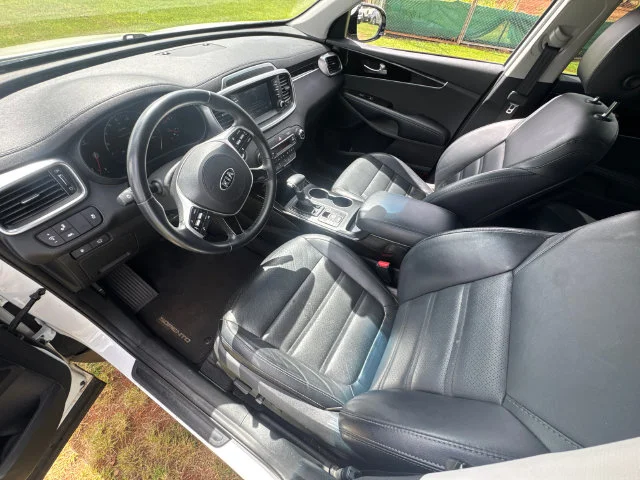Used 2020 White Kia EX image 10