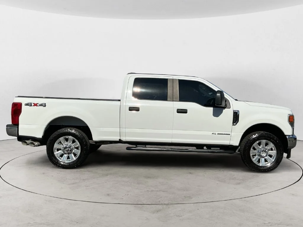 Used 2021 White Ford XL image 7