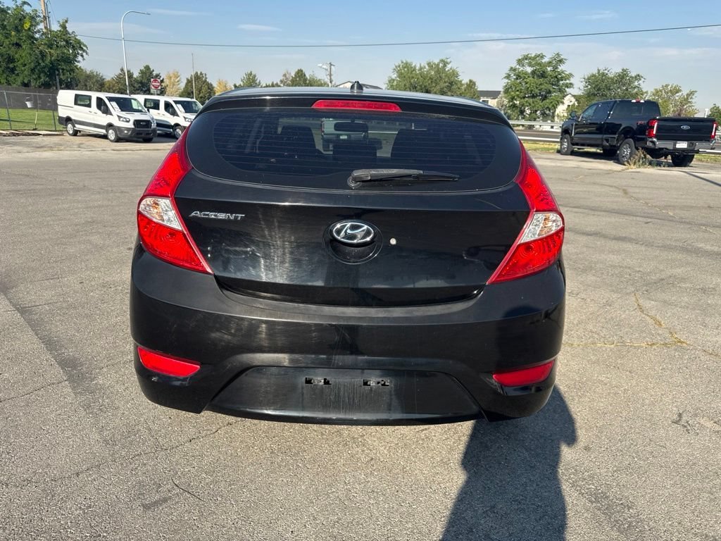 Used 2016 Ultra Black Pearl Hyundai SE image 9