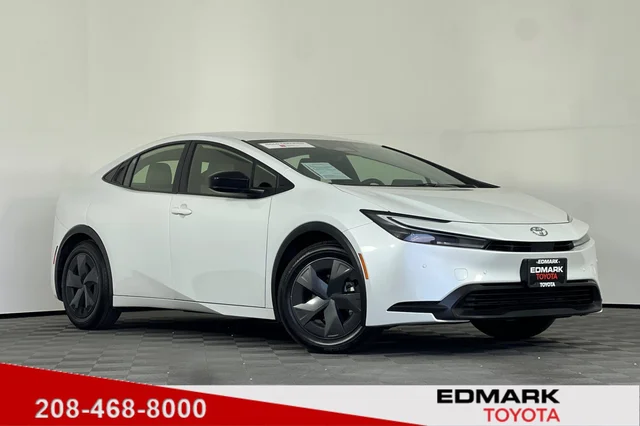 2025 Toyota Prius LE