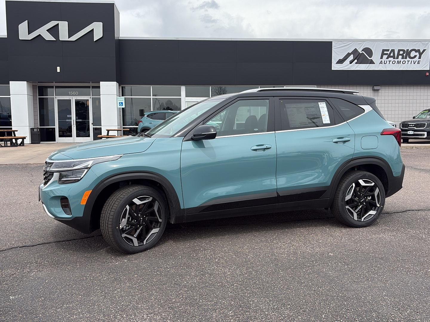 Used 2026 Pluton Blue/Fusion Black Roof Kia SX image 1