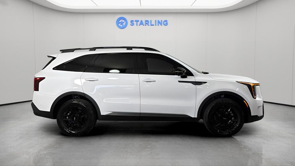 Used 2024 White Kia X-Pro SX Prestige image 12