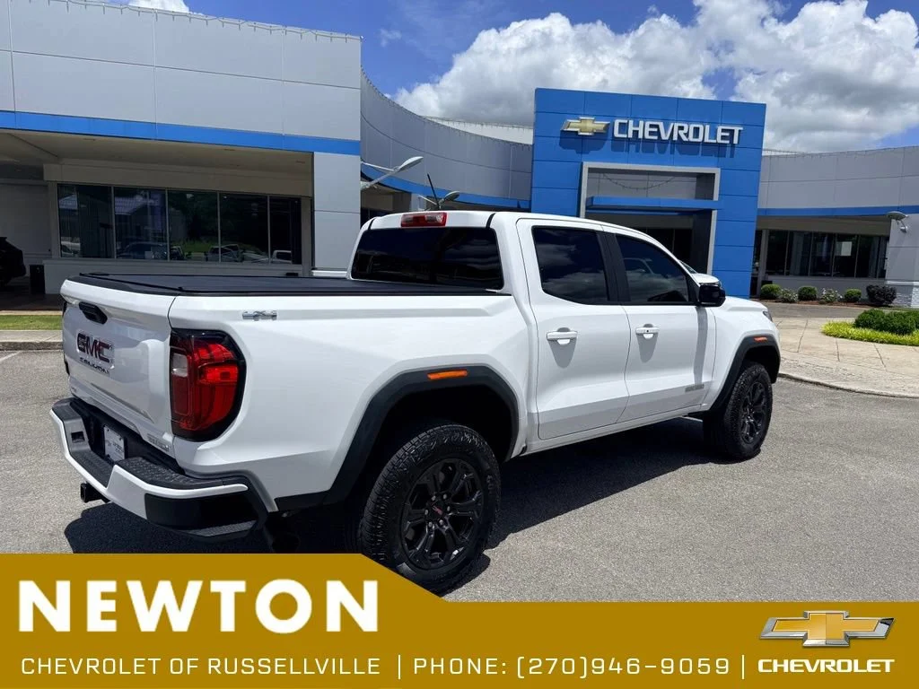 Used 2024 Summit White GMC Elevation image 23