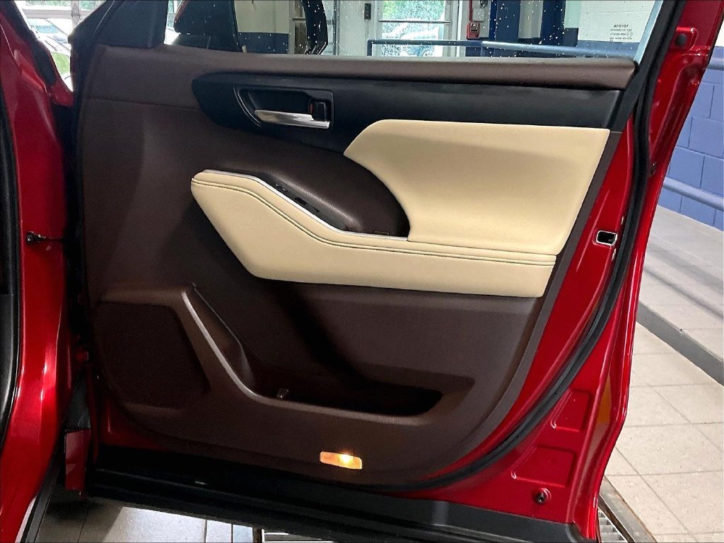 Used 2021 Pearl Toyota XLE image 12