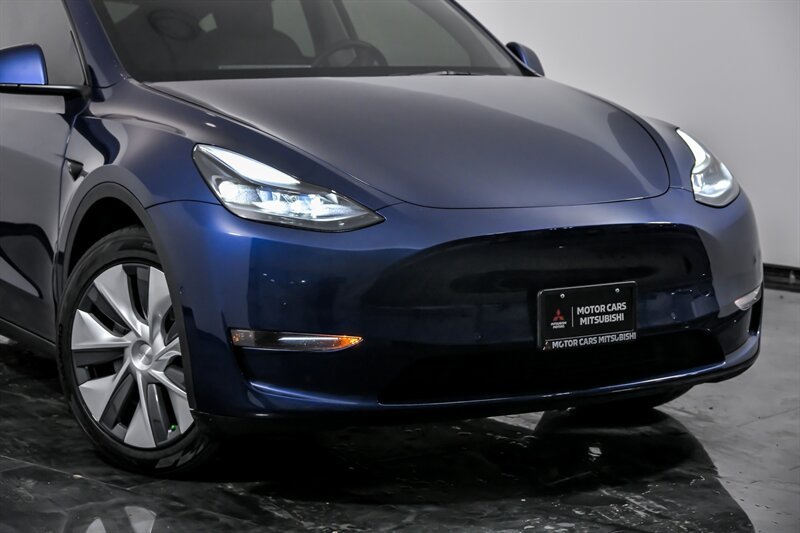 Used 2021 Tesla Model Y Long Range with VIN 5YJYGAEE0MF187949 for sale in Aurora, IL