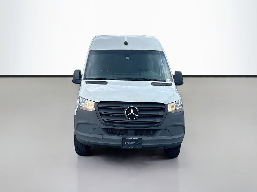 Used 2024 White Mercedes-Benz Cargo 144 WB image 8