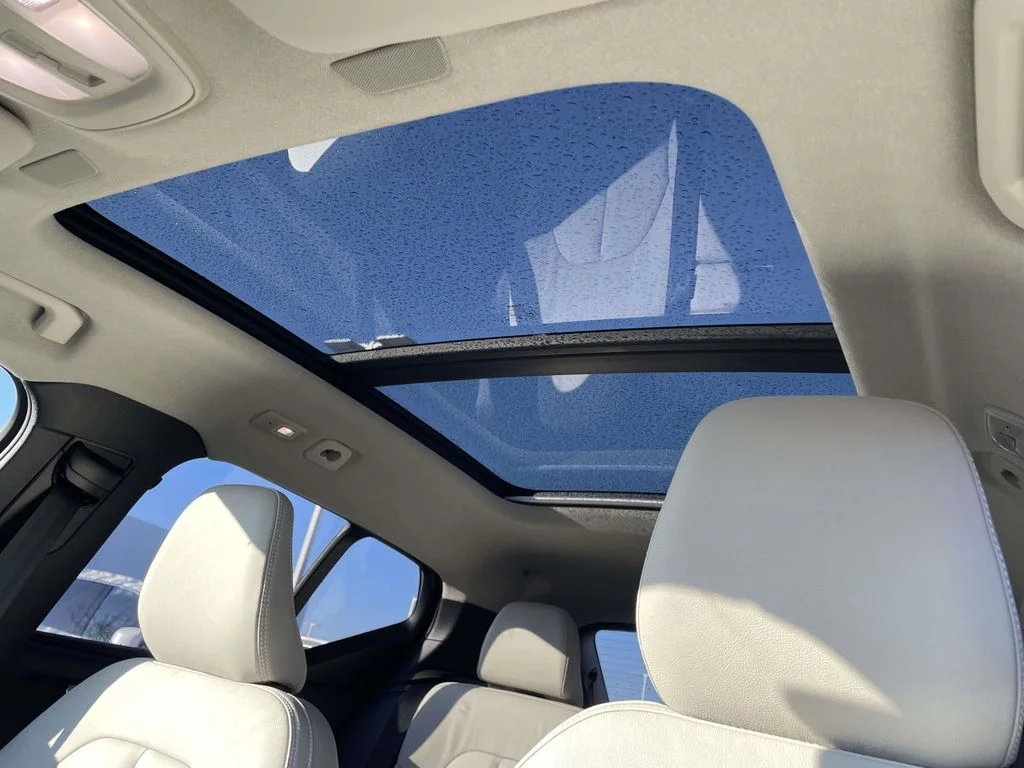New 2026 Crystal White Volvo Plus image 9