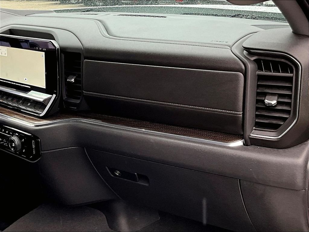 Used 2023 White Chevrolet LT image 13