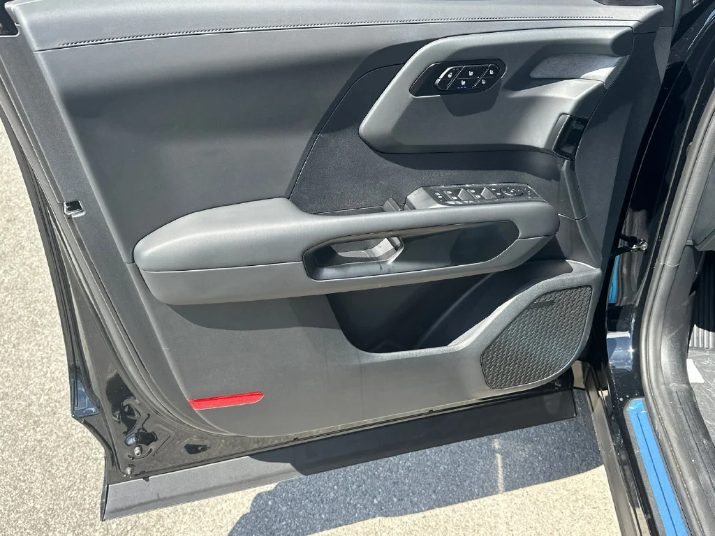 New 2027 Black Kia X-Pro SX image 10