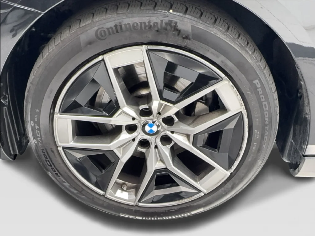 Used 2026 Black BMW 530i xDrive image 15
