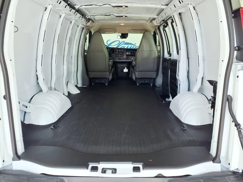 New 2026 Summit White GMC Work Van image 9