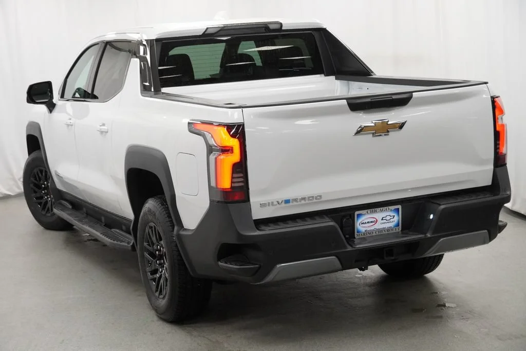 New 2026 Summit White Chevrolet LT - Extended Range image 34