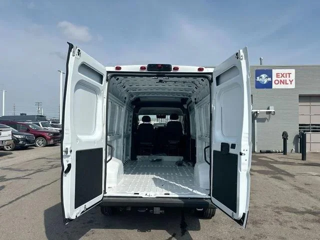 New 2026 Bright White Clear-Coat Exterior Paint RAM Tradesman image 16