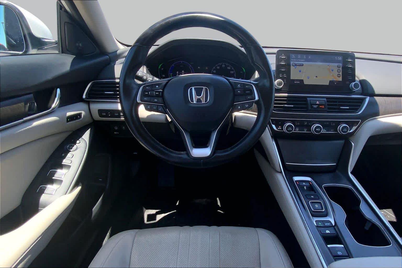 Used 2021 Platinum White Pearl Honda Touring image 6